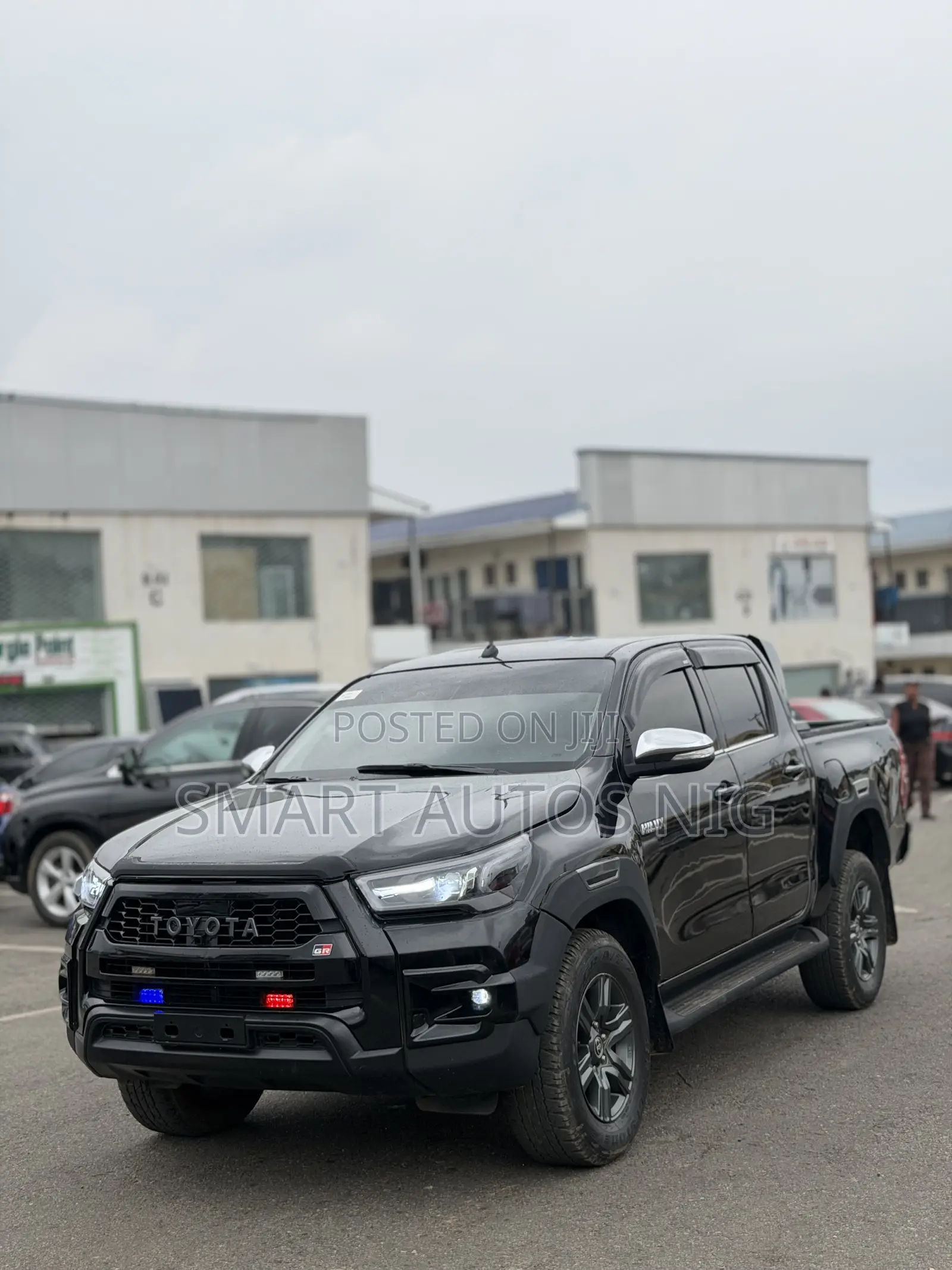 Toyota Hilux 2025 Black