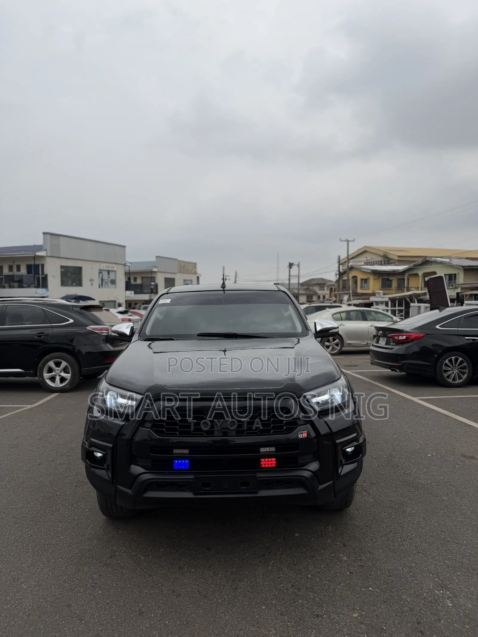 Toyota Hilux 2025 Black