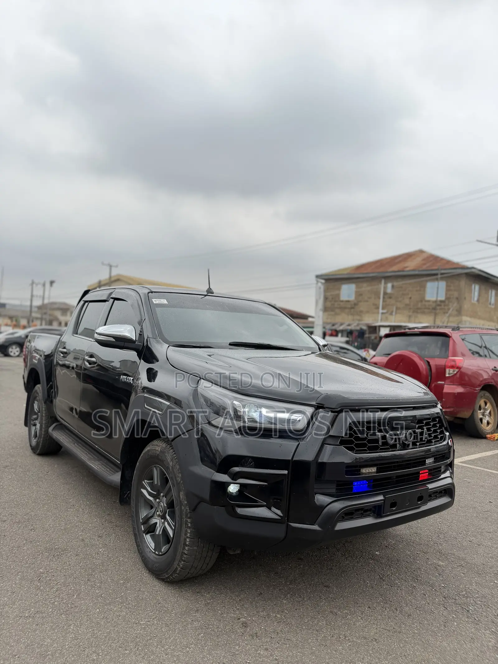 Toyota Hilux 2025 Black