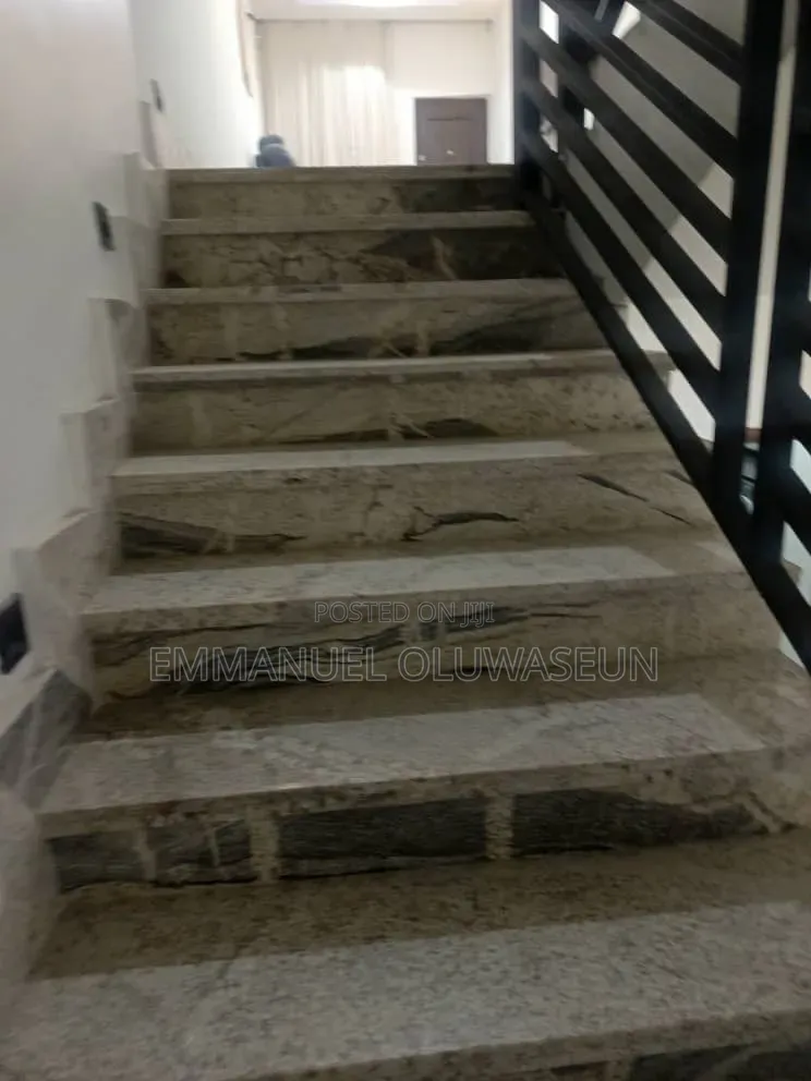 4bdrm Townhouse/Terrace in Guzape for sale