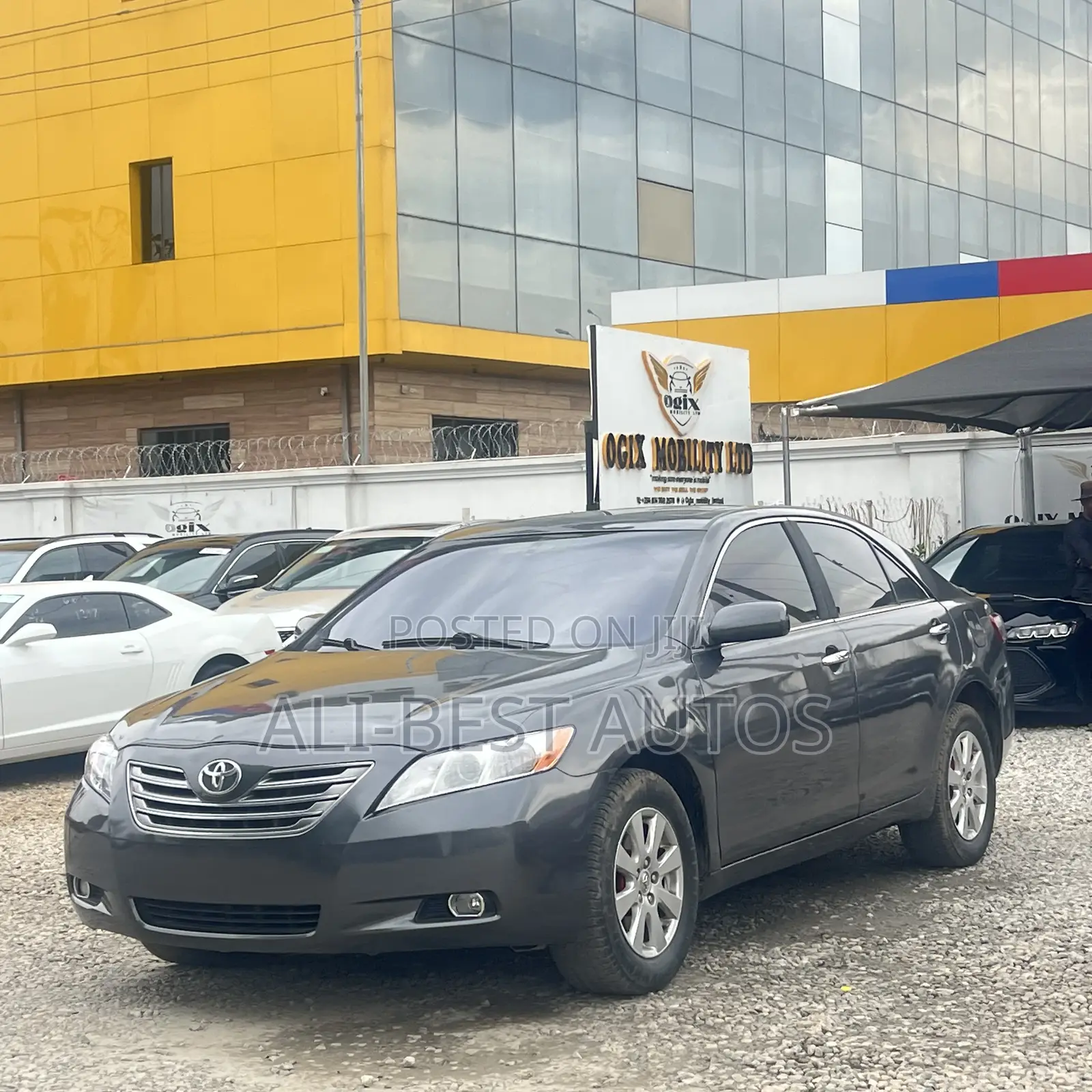 Toyota Camry XLE 4dr Sedan (2.4 4cyl 5A) 2008 Gray