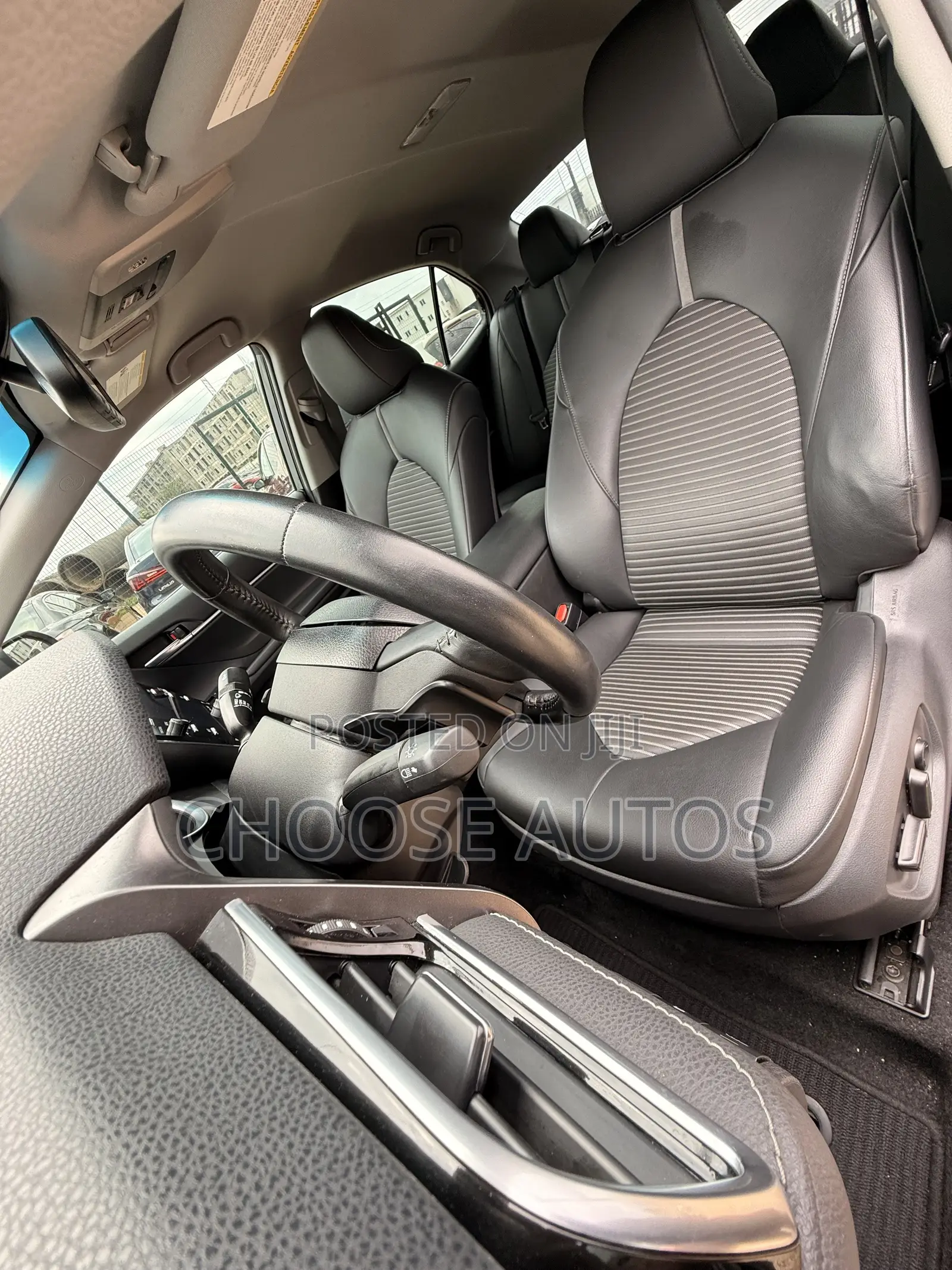 Toyota Camry SE FWD (2.5L 4cyl 8AM) 2018 Black