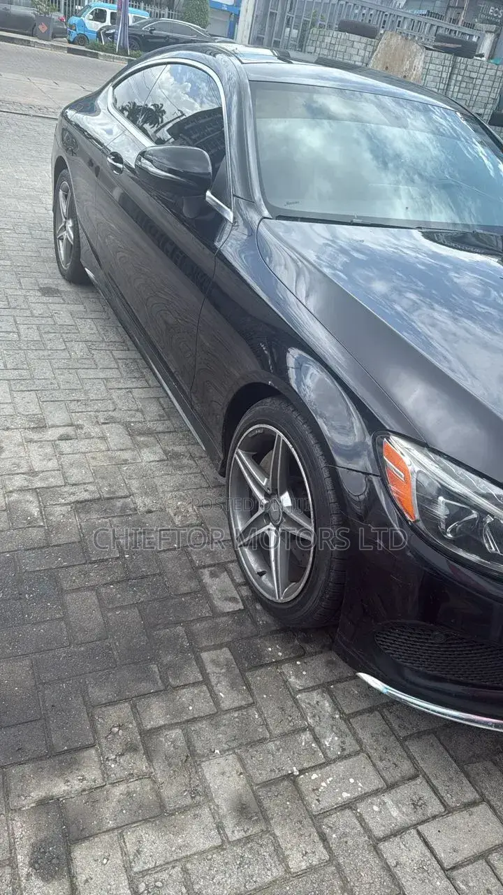Mercedes-Benz C300 2017 Black