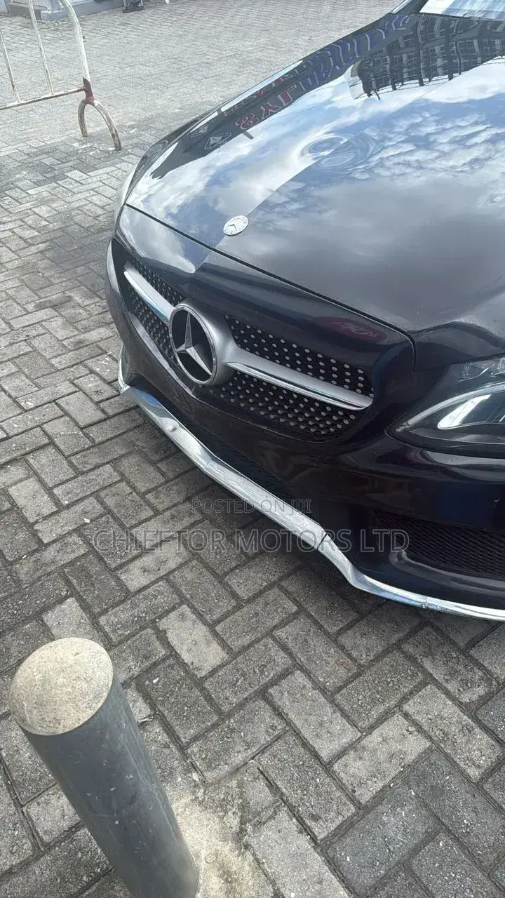 Mercedes-Benz C300 2017 Black