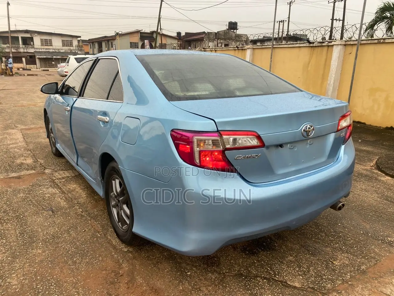 Toyota Camry SE 4dr Sedan (2.5L 4cyl 6A) 2013 Blue