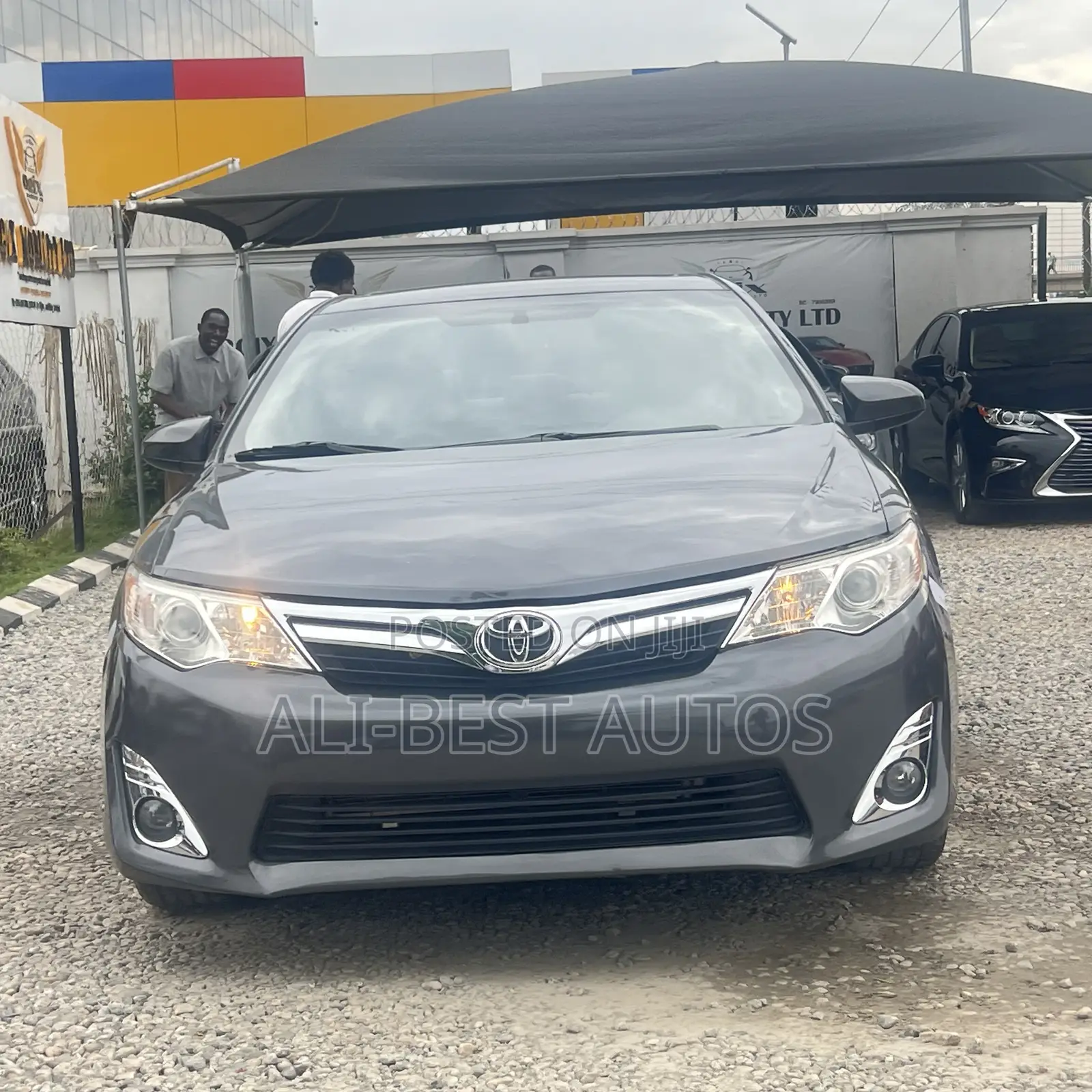 Toyota Camry XLE V6 4dr Sedan (3.5L 6cyl 6A) 2013 Gray