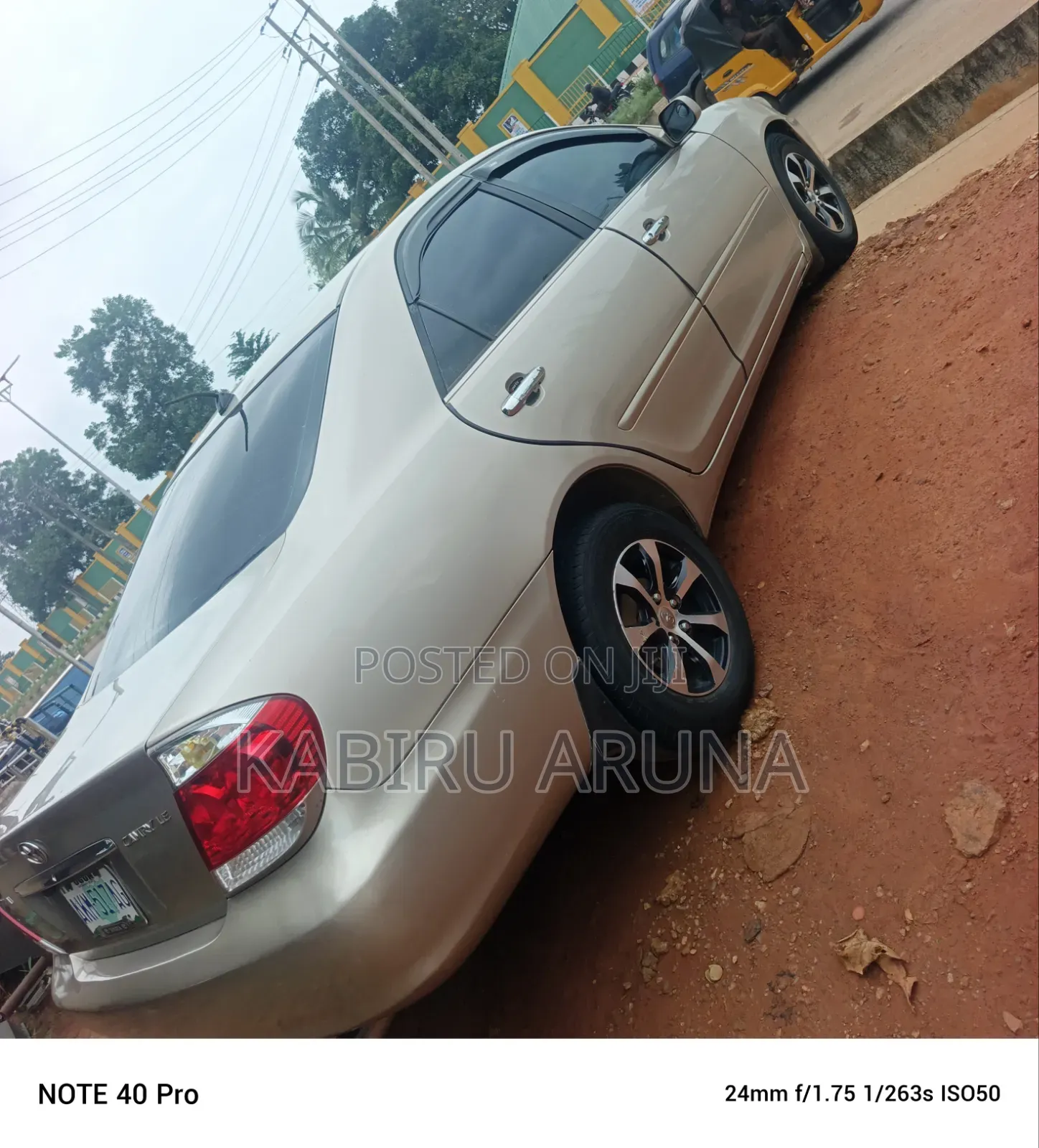 Toyota Camry 2005 Gold