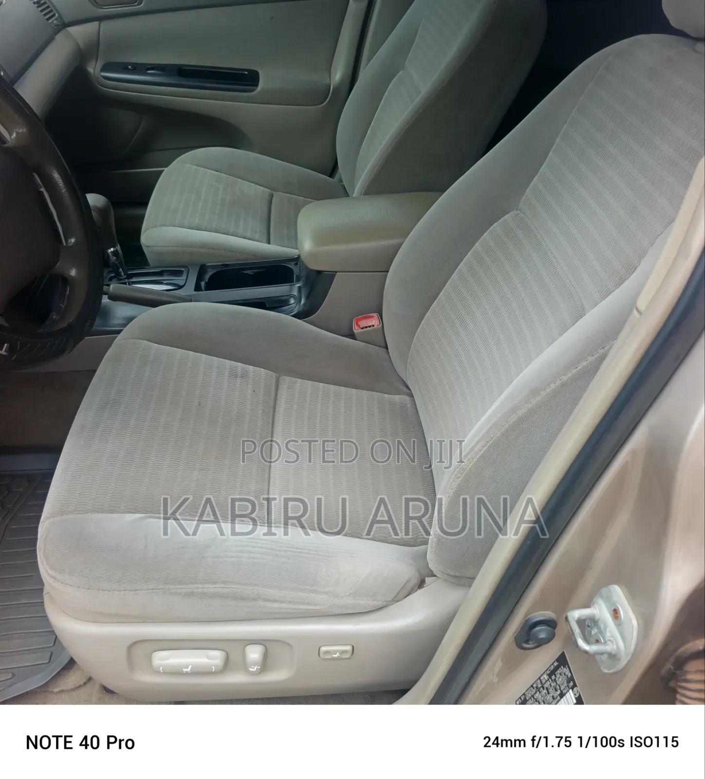 Toyota Camry 2005 Gold