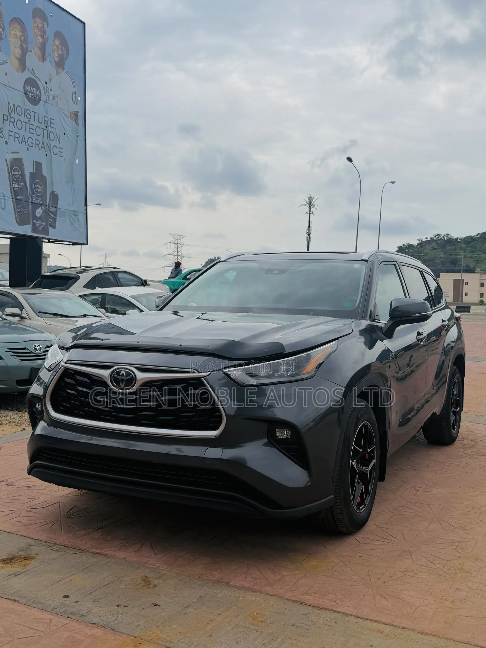 Toyota Highlander XLE AWD 2020 Gray