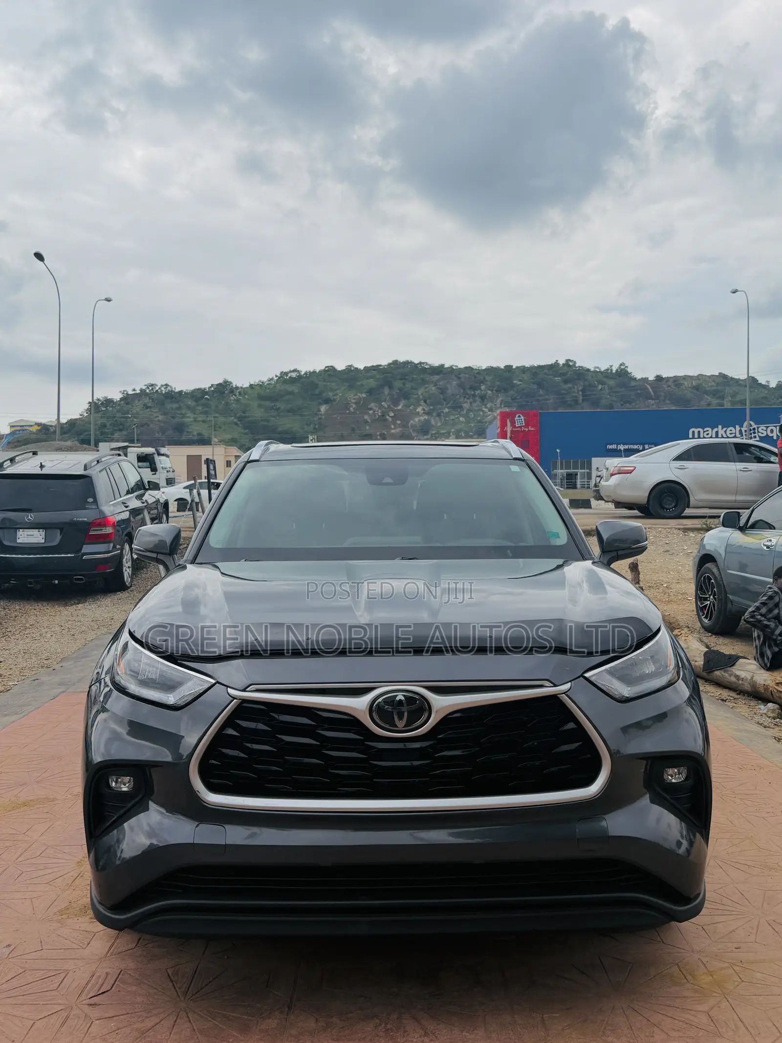 Toyota Highlander XLE AWD 2020 Gray