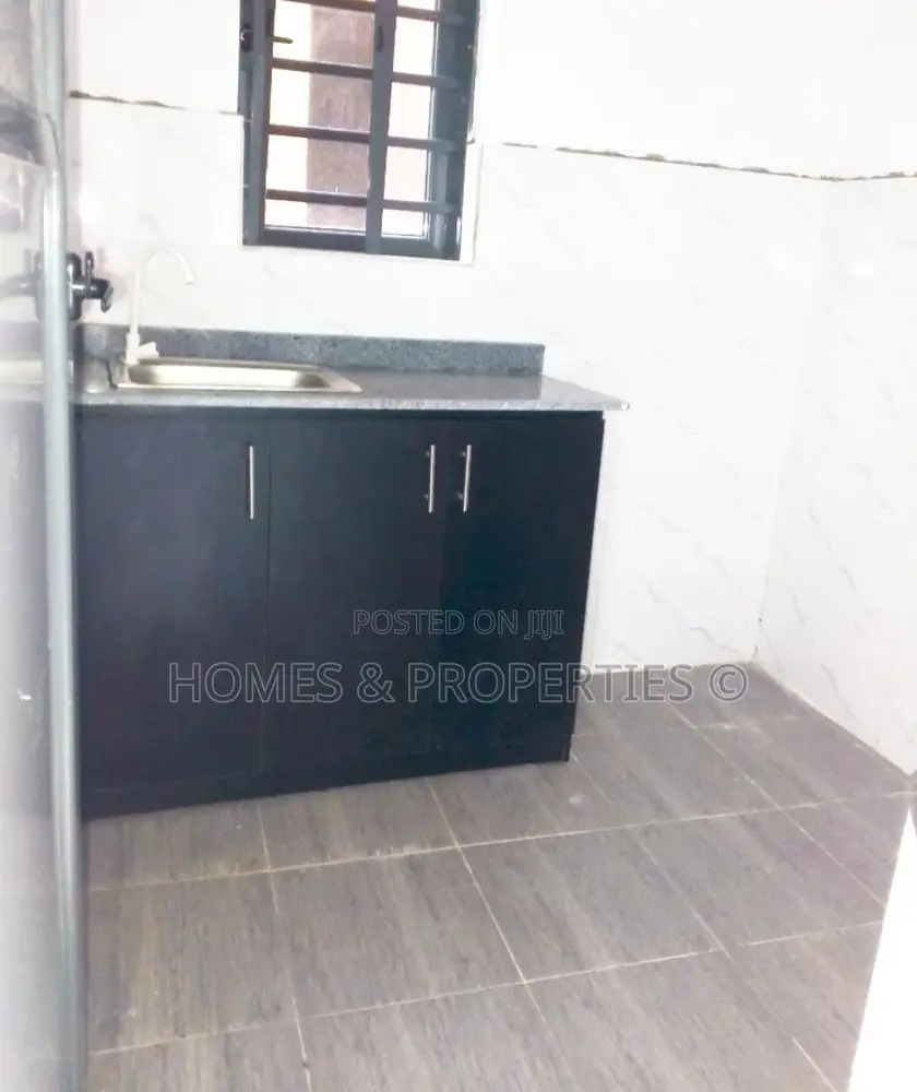 Mini Flat in Golf Estate, Bogije for rent