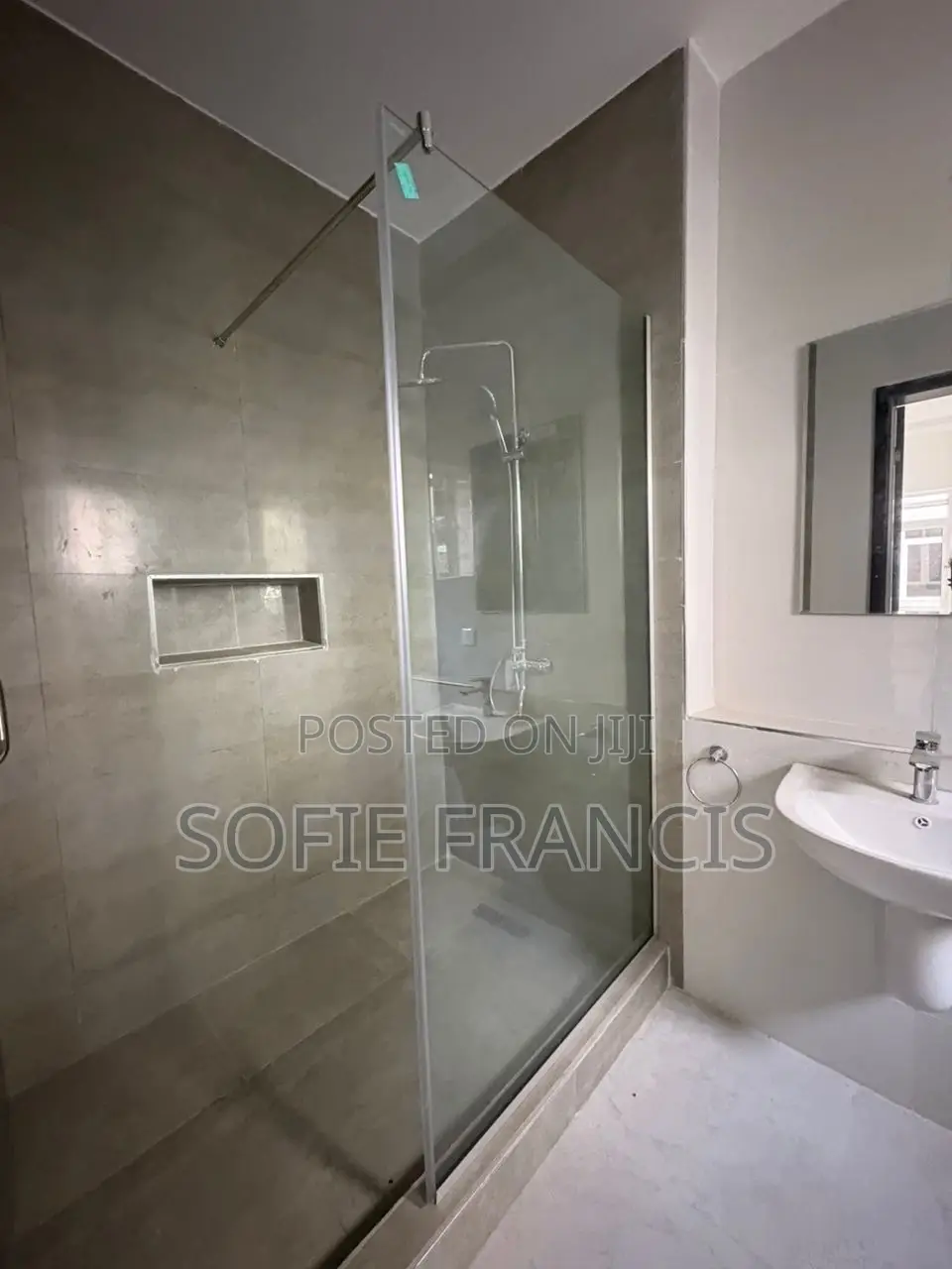 4bdrm Duplex in Osapa for rent