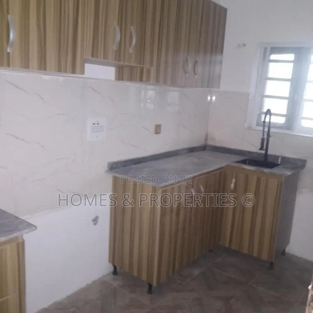 2bdrm Apartment in Ologunfe Axis, Awoyaya for rent