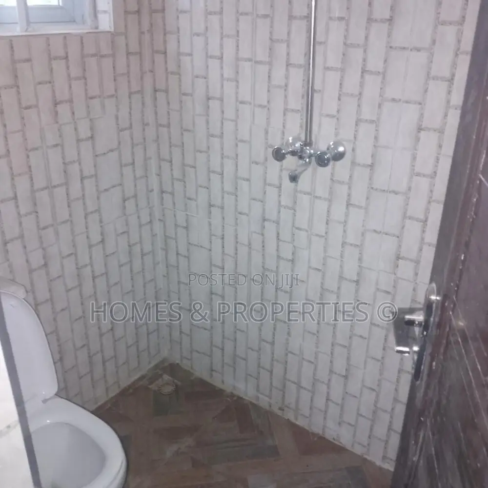 2bdrm Apartment in Ologunfe Axis, Awoyaya for rent