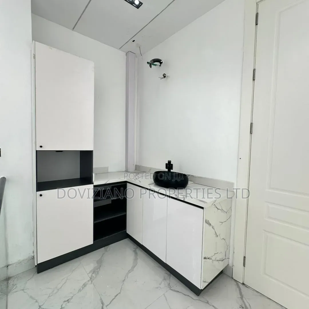 5bdrm Duplex in Lekki Phase 1 for sale