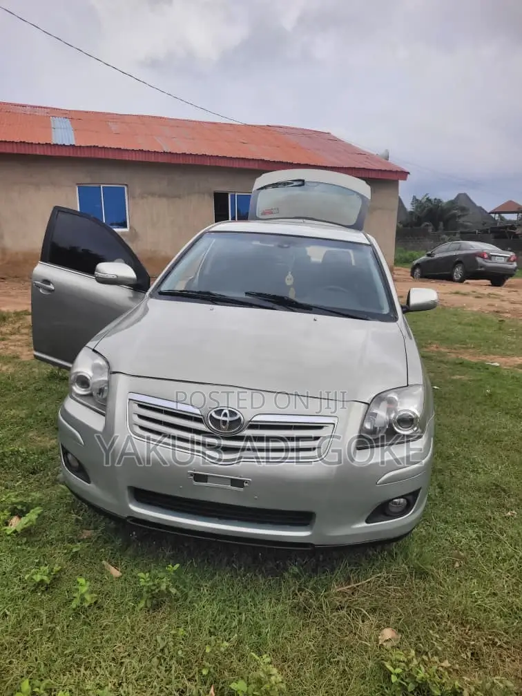 Toyota Avensis 2005 Silver