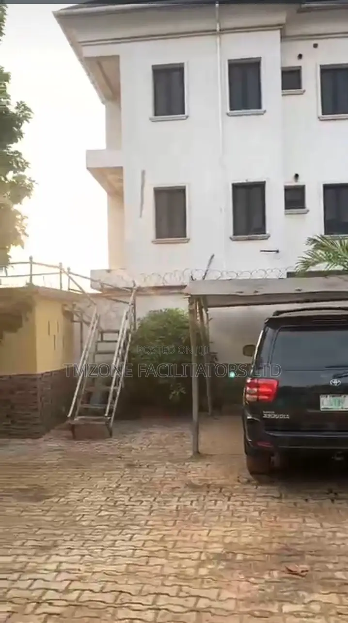 Furnished 5bdrm Duplex in Idimu Ejigbo E for sale