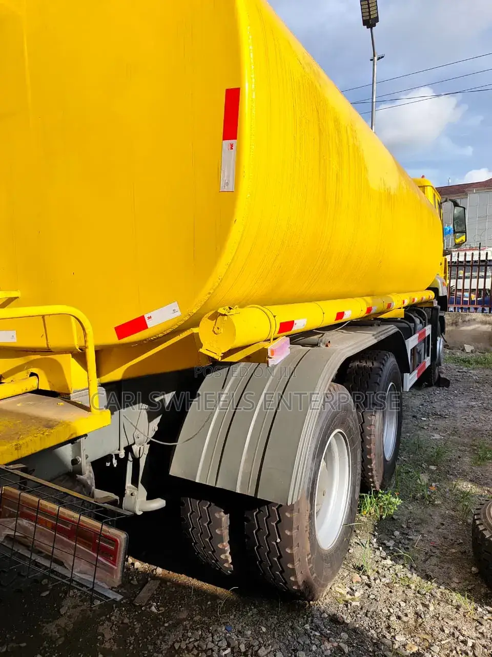 Brand New Water/Diesel Howo Tank.