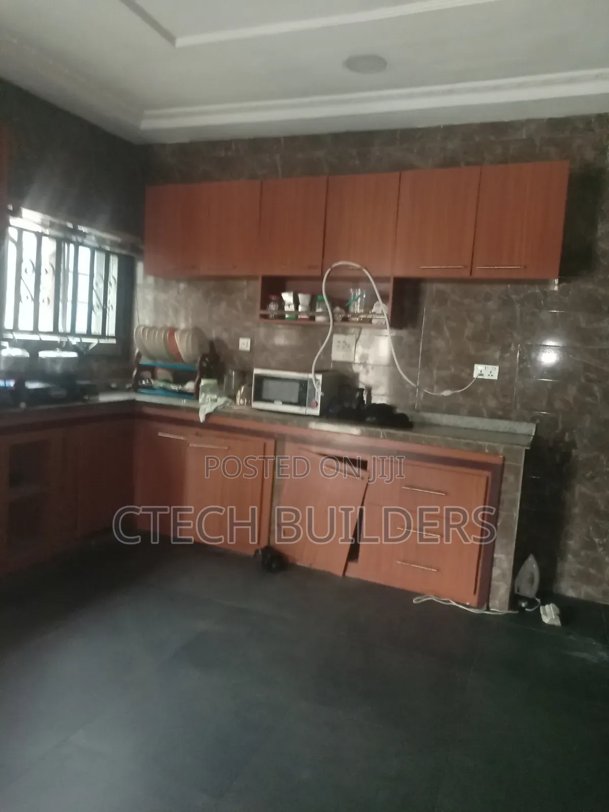 5bdrm Apartment in Benin City for rent