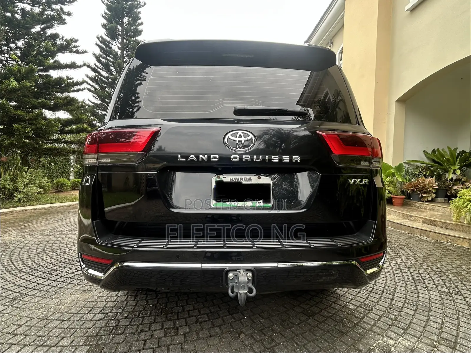 Toyota Land Cruiser LC300 2024 Black