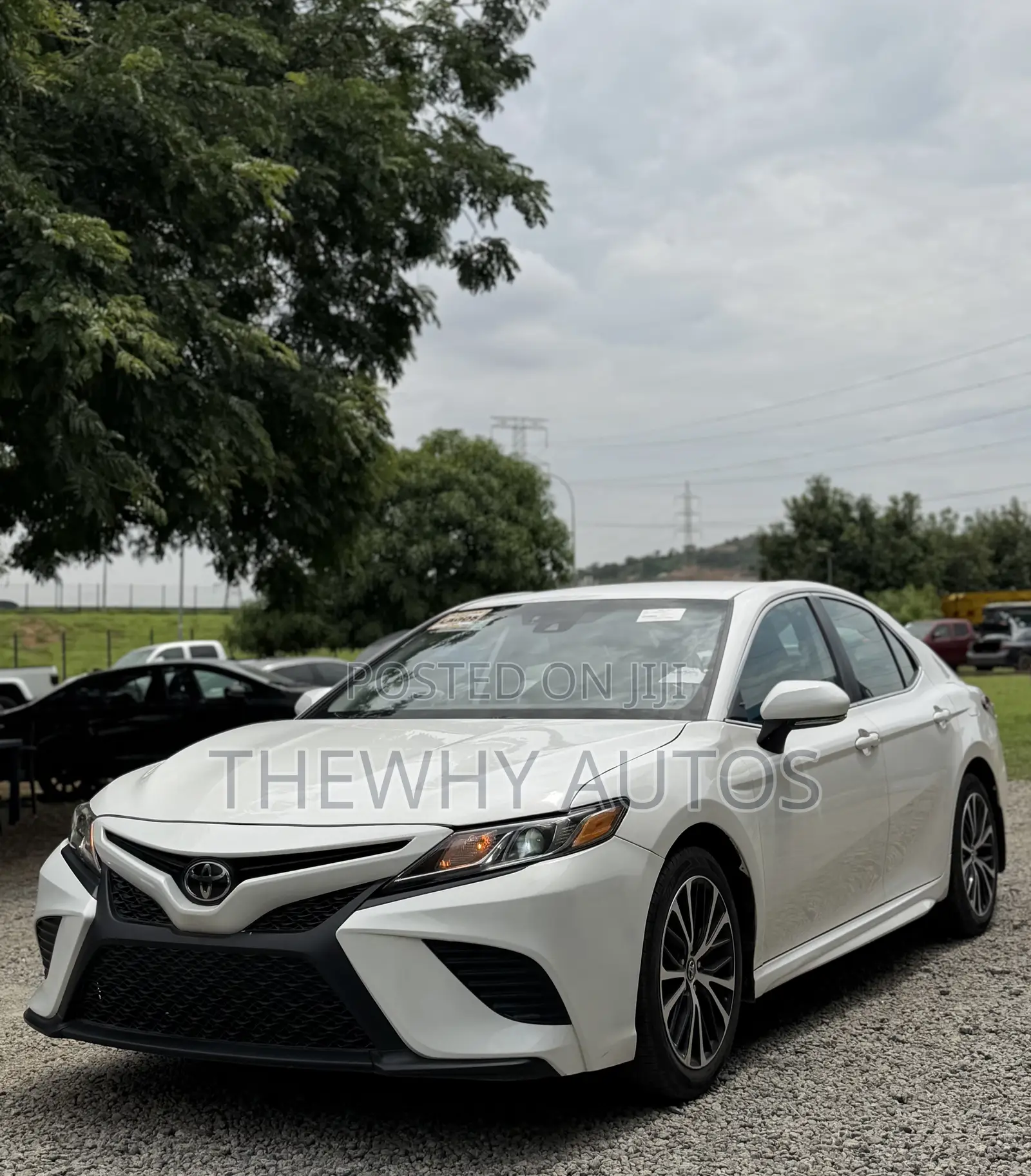 Toyota Camry SE (2.5L 4cyl 8A) 2019 White