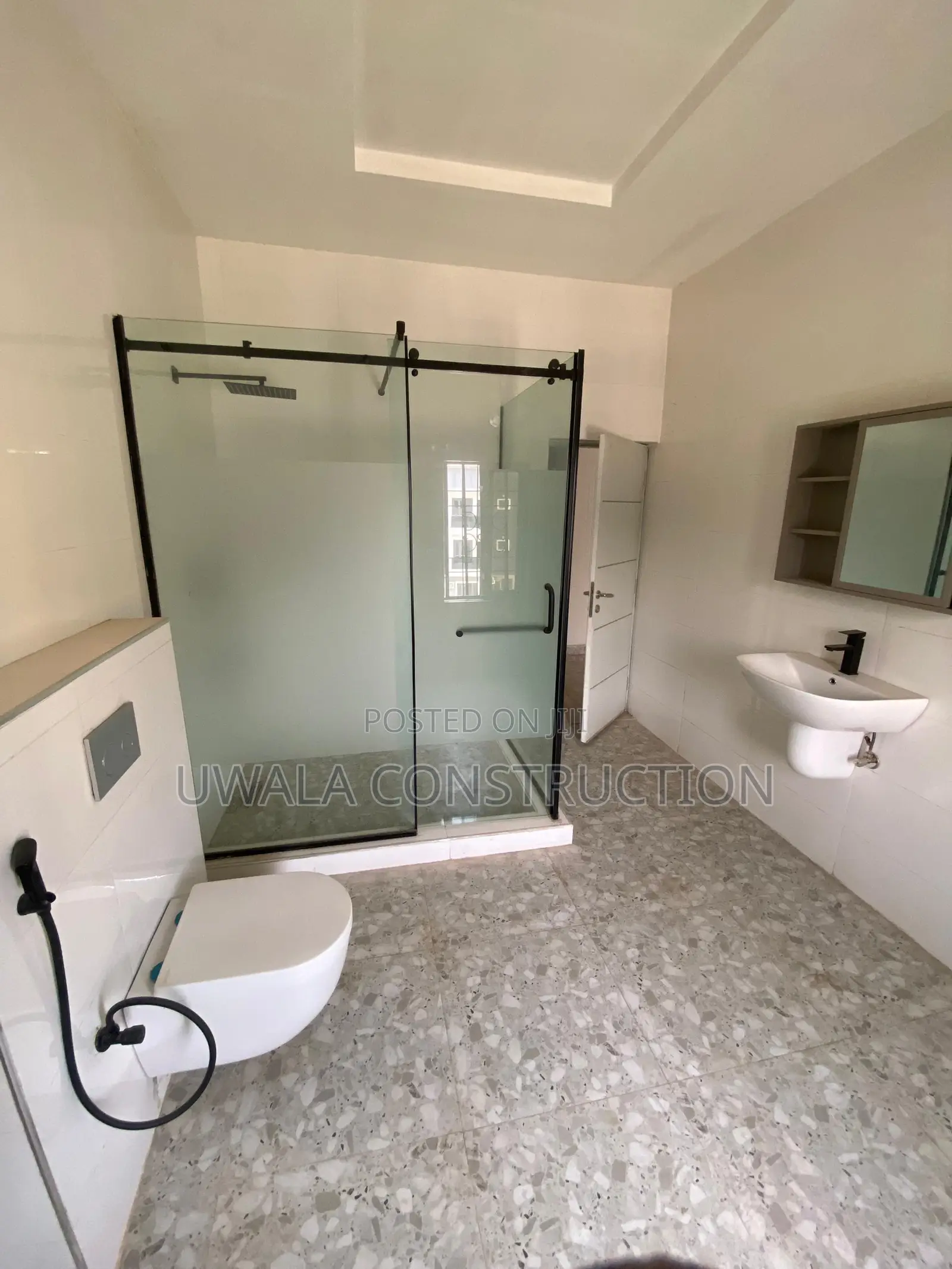 6bdrm Duplex in Guzape District for sale