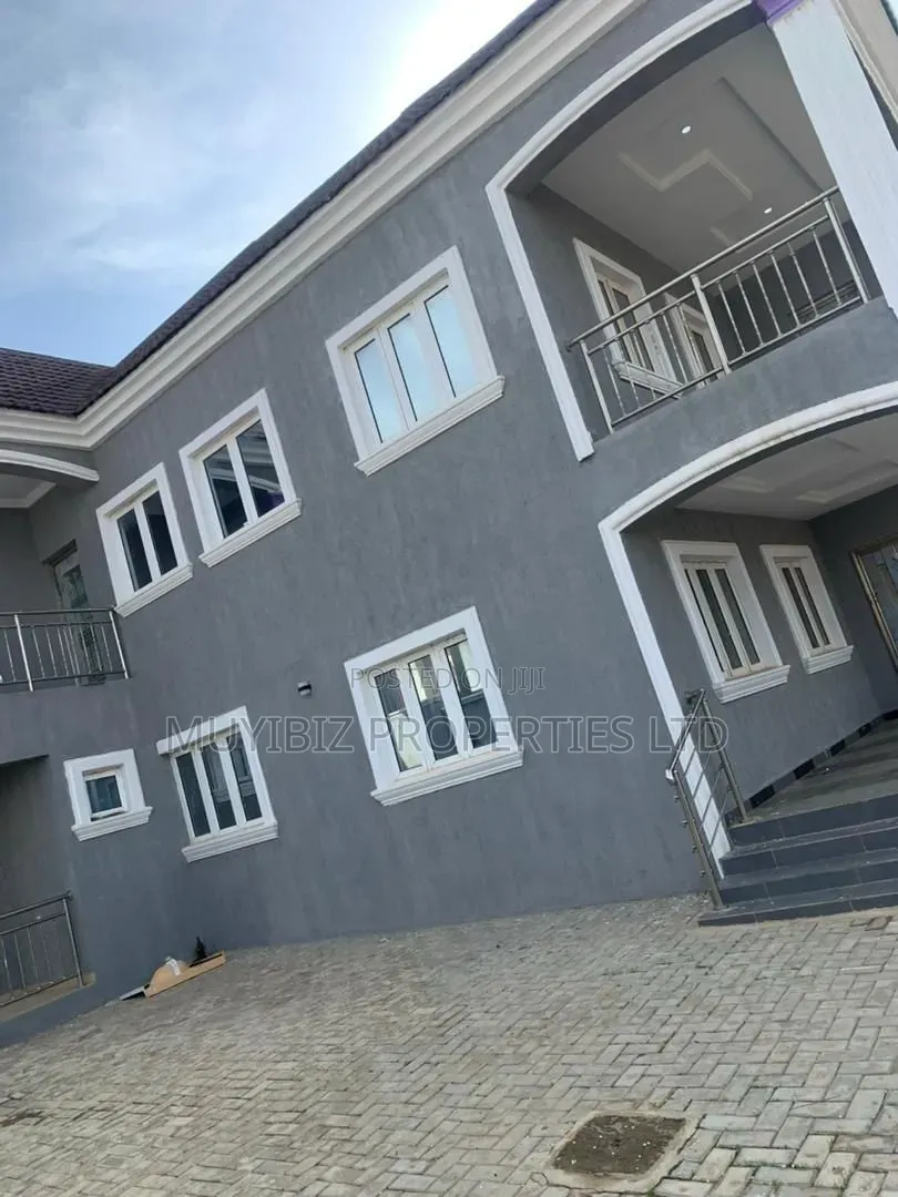 Building Contractor and Site Supervision