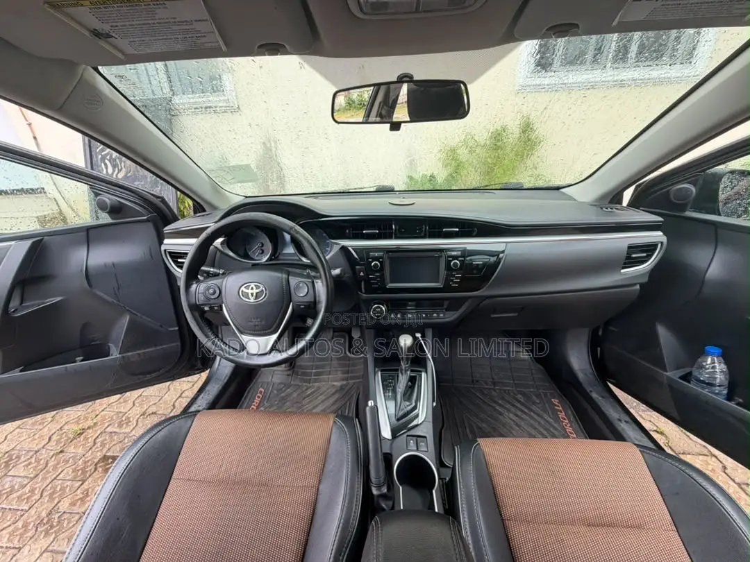 Toyota Corolla 2016 Black
