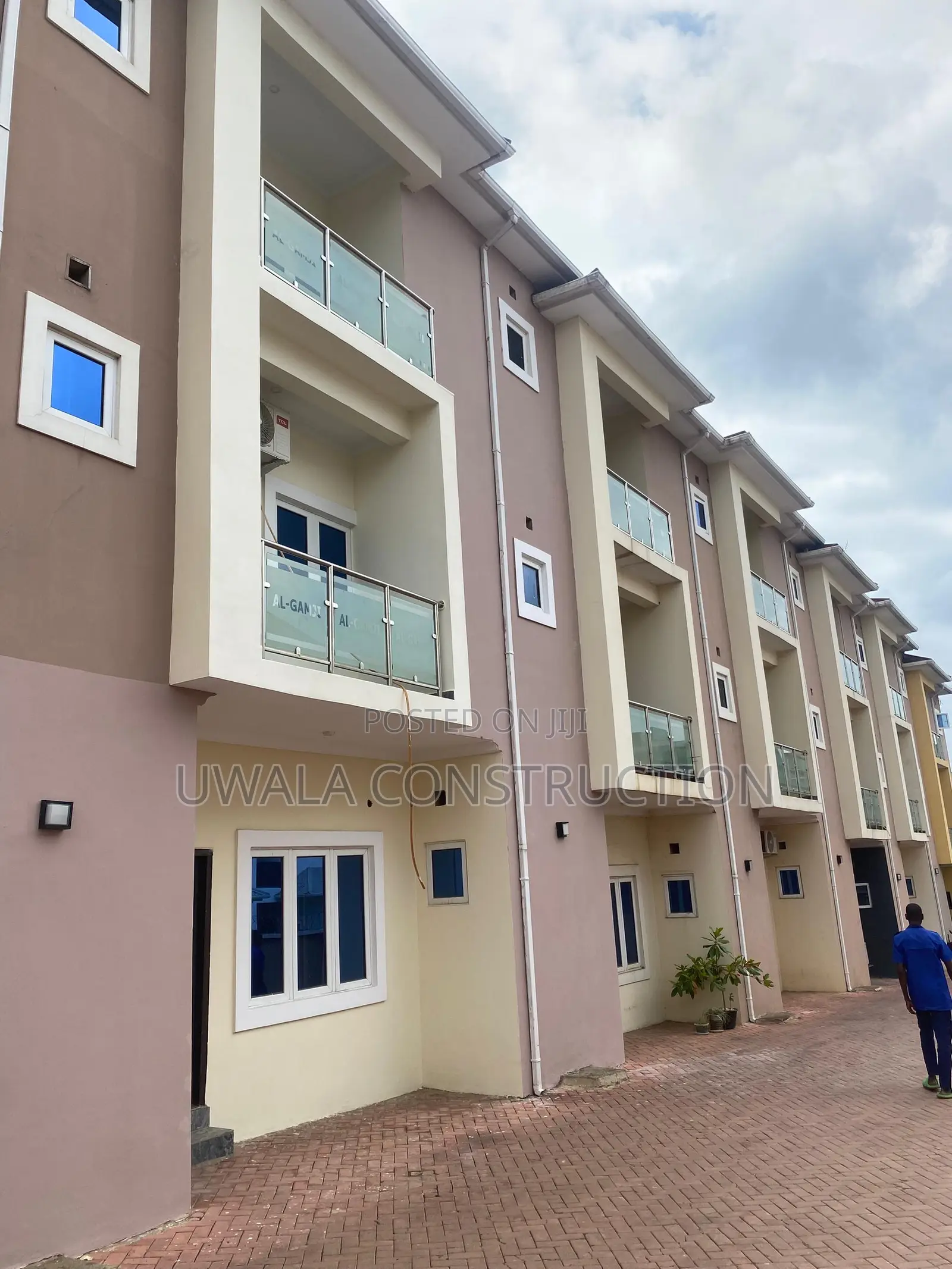 4bdrm Townhouse/Terrace in Guzape District for sale
