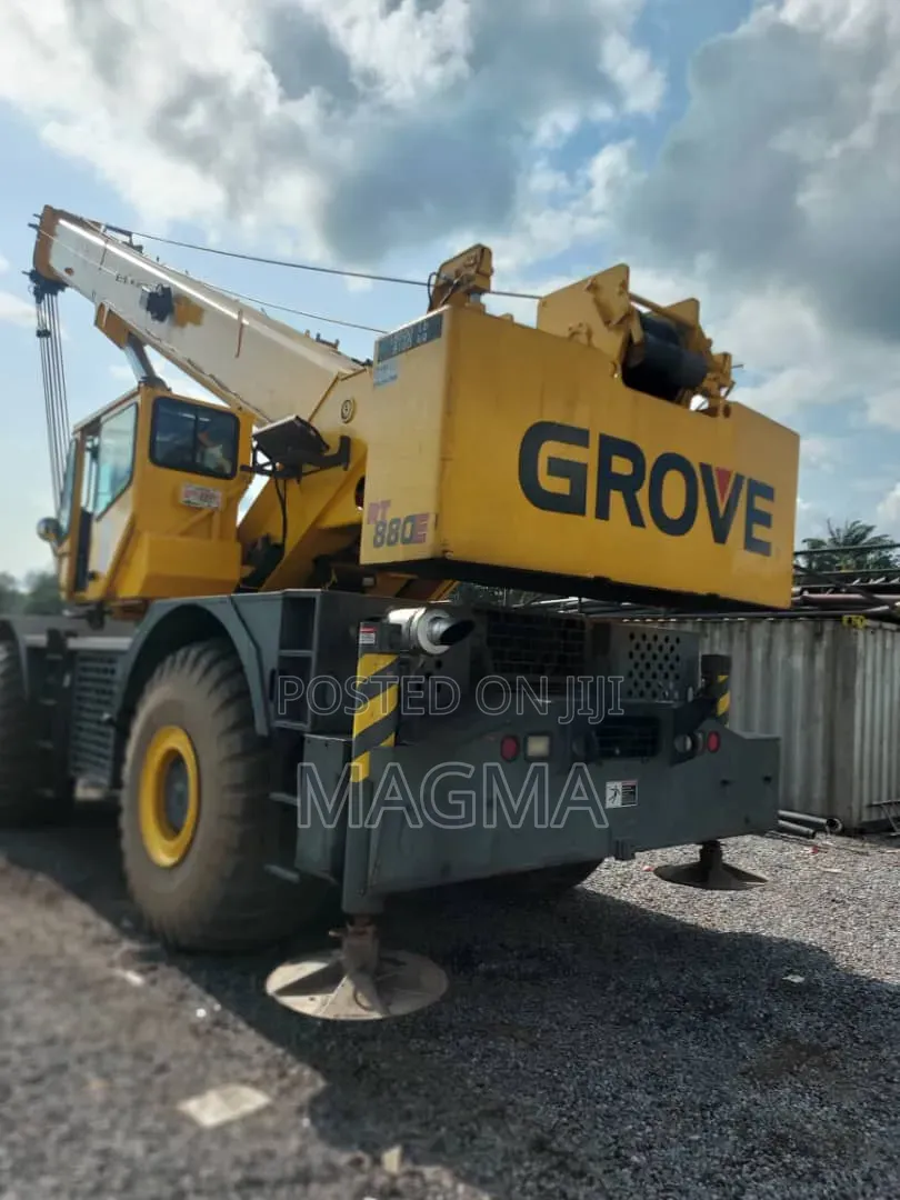 Clean Grove Rt880e Rough Terrain Crane (80-Ton) – Direct Sale