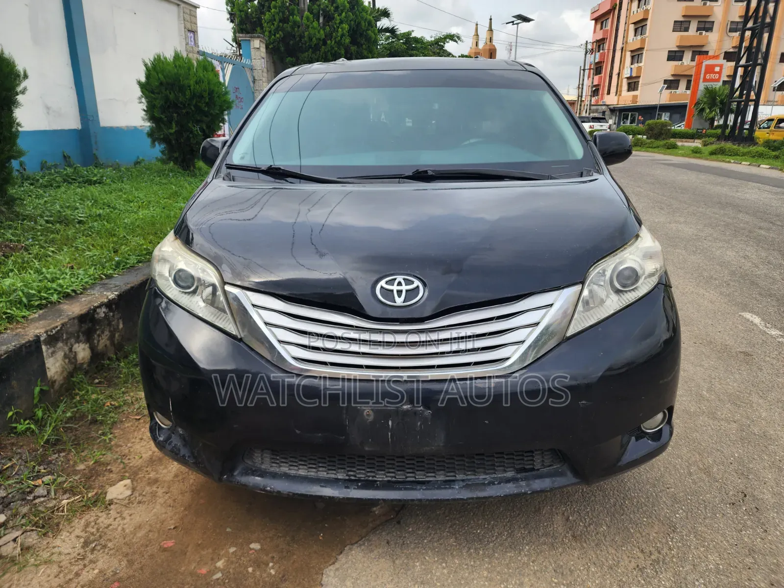 Toyota Sienna XLE 8 Passenger 2011 Black