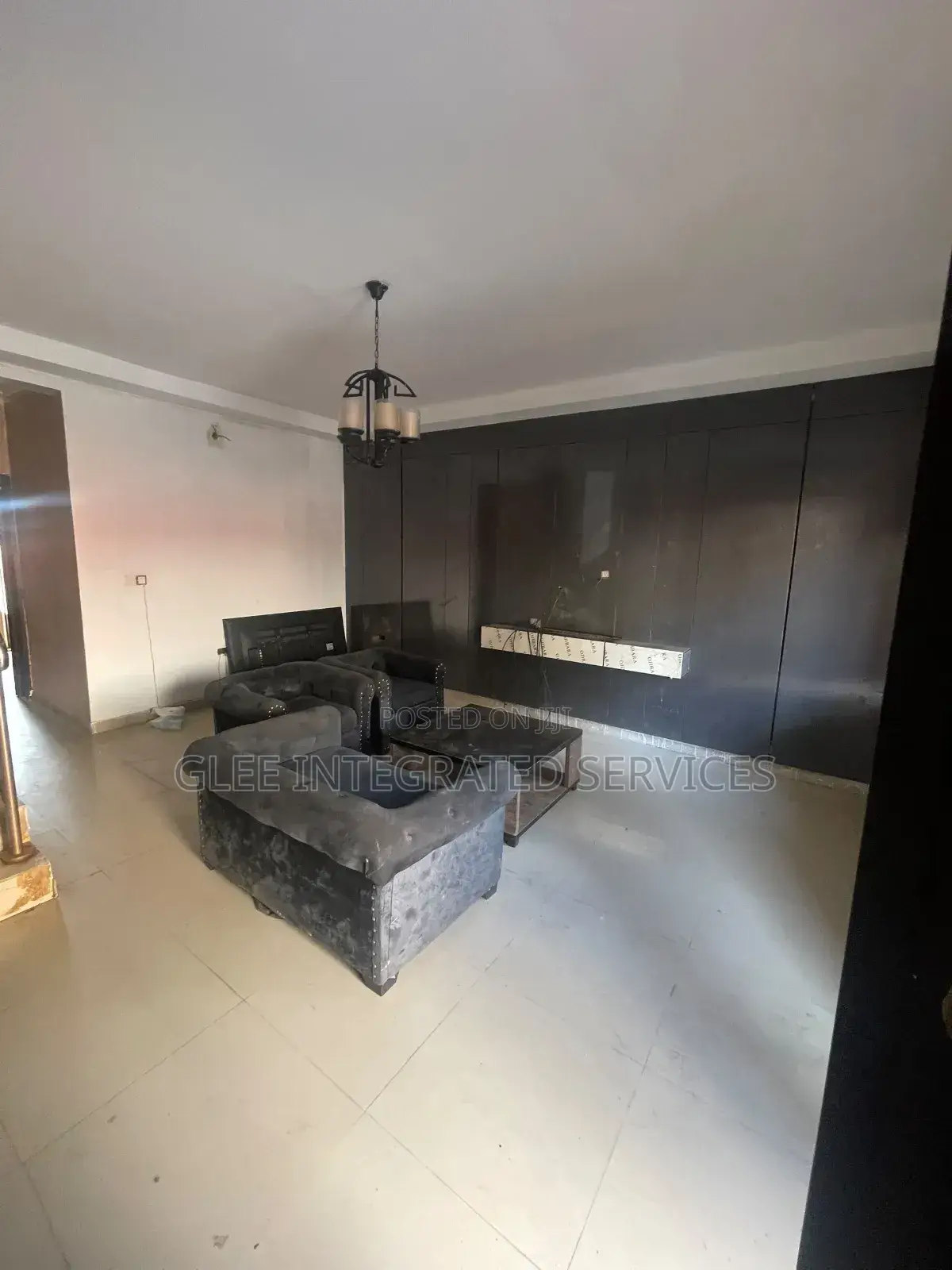 3bdrm Apartment in Adekunle Kuye, Adelabu for rent