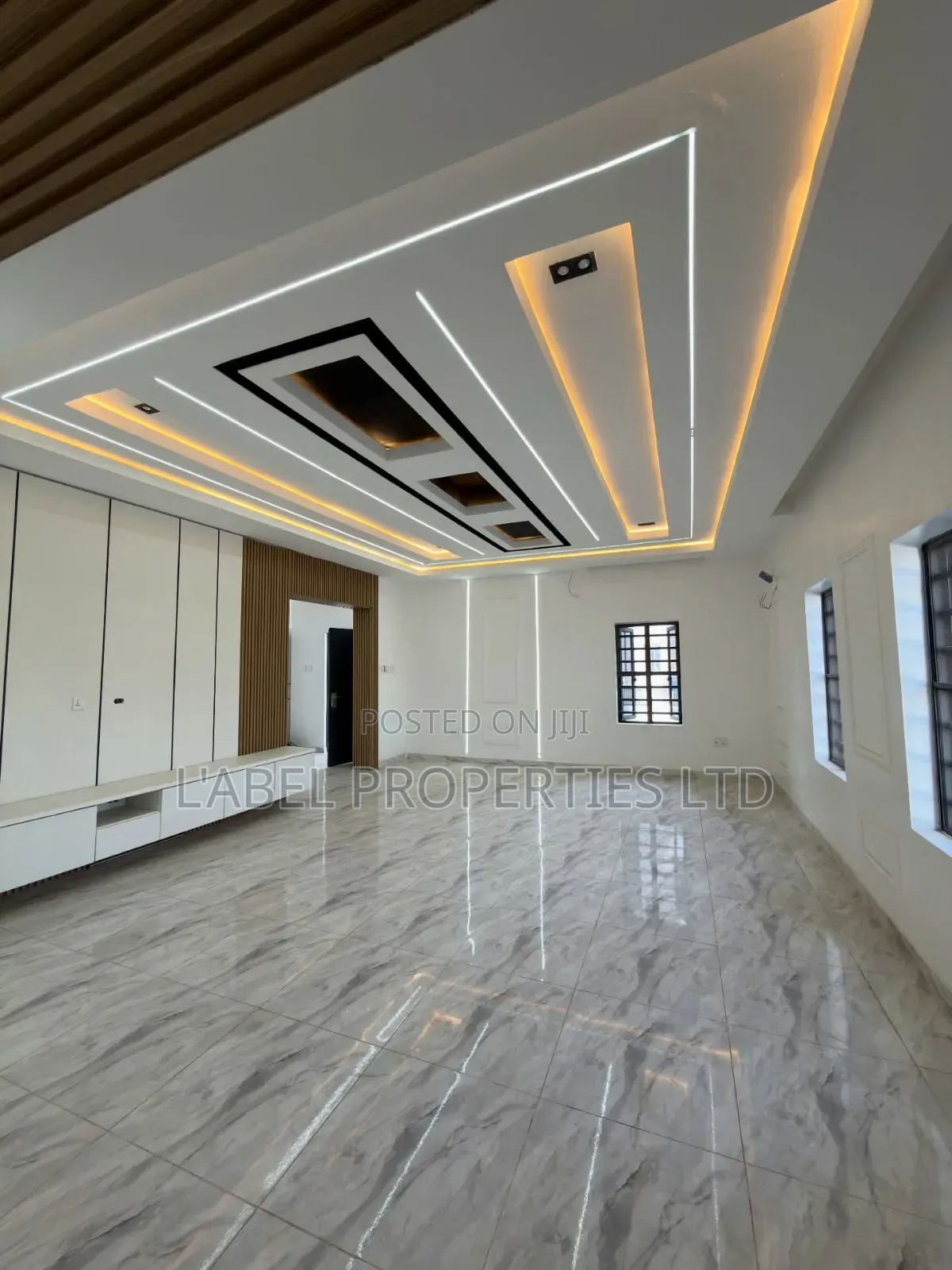 6bdrm Duplex in Dakwo District Abuja for sale