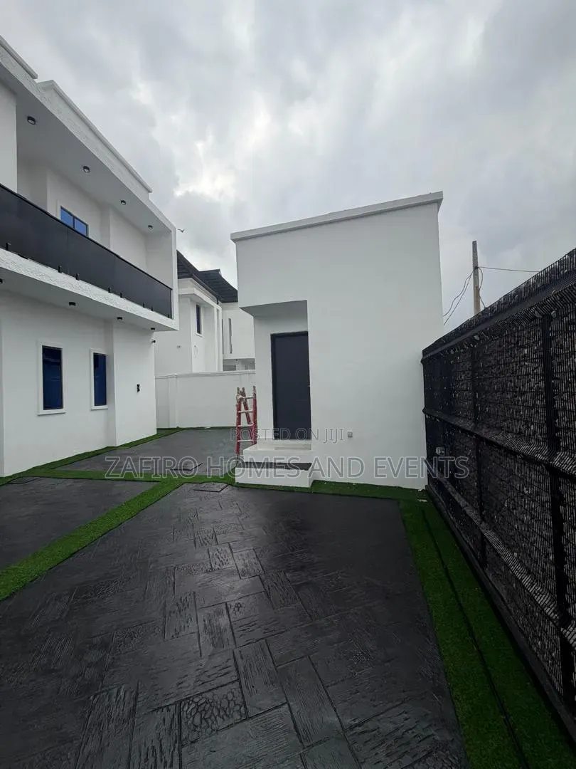 5bdrm Duplex in Blue Gate, Oluyole for sale