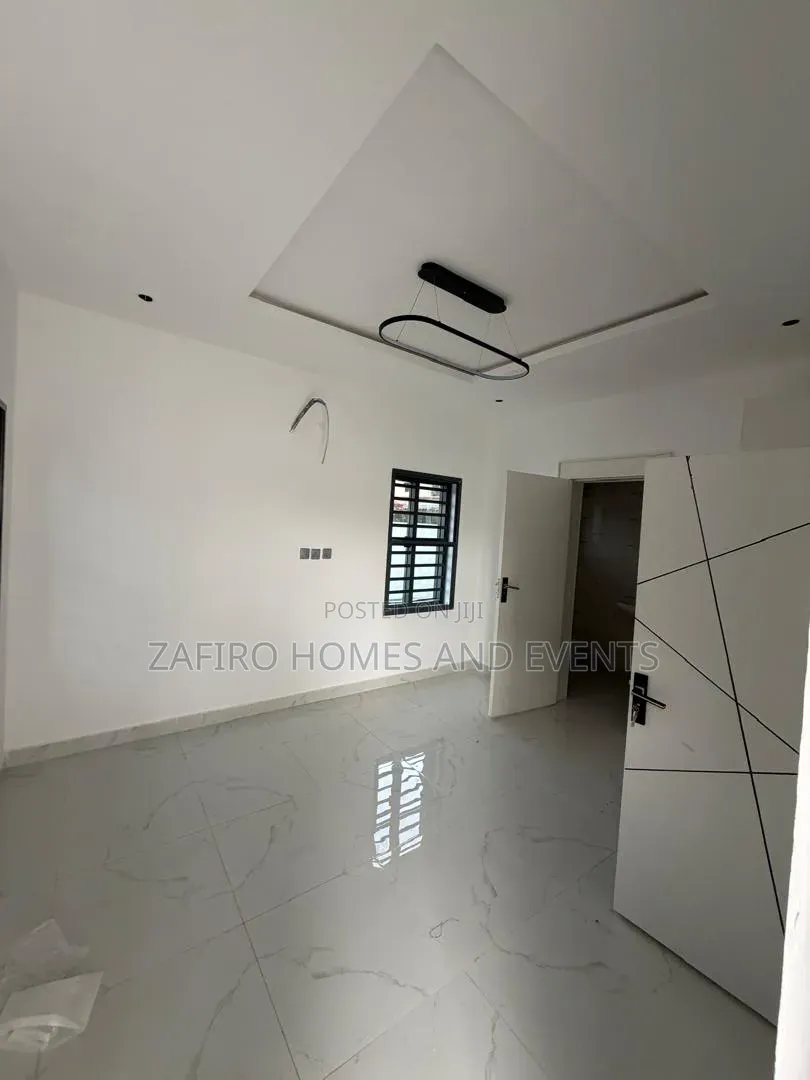 5bdrm Duplex in Blue Gate, Oluyole for sale
