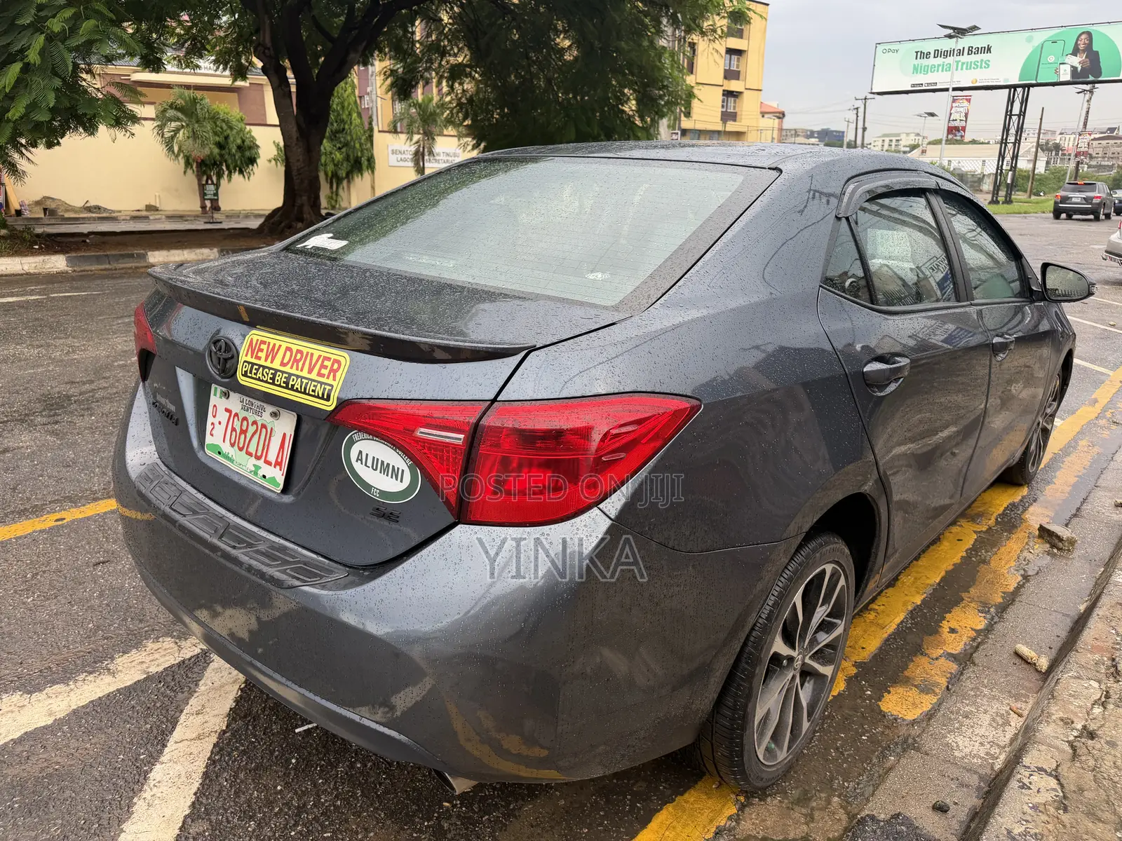 Toyota Corolla SE Special Edition 4dr Sedan (1.8L 4cyl CVT) 2017 Gray