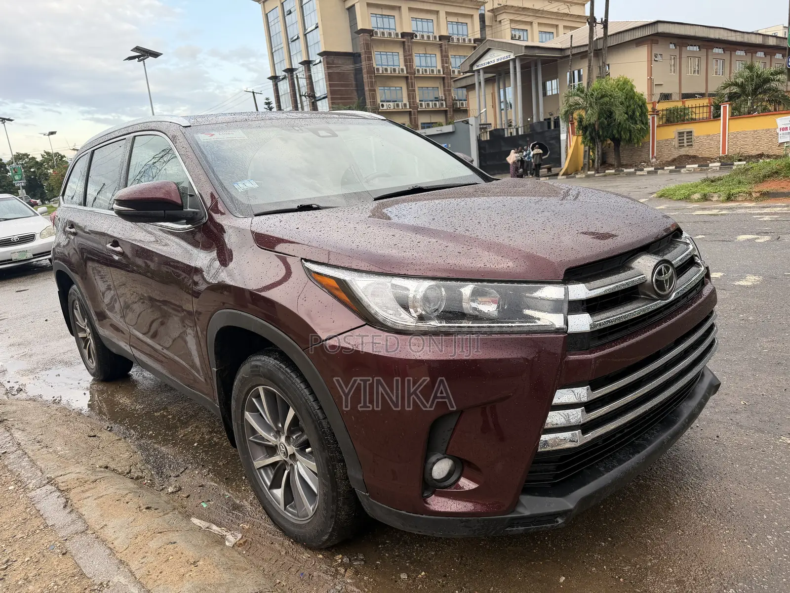 Toyota Highlander XLE 2019 Burgundy