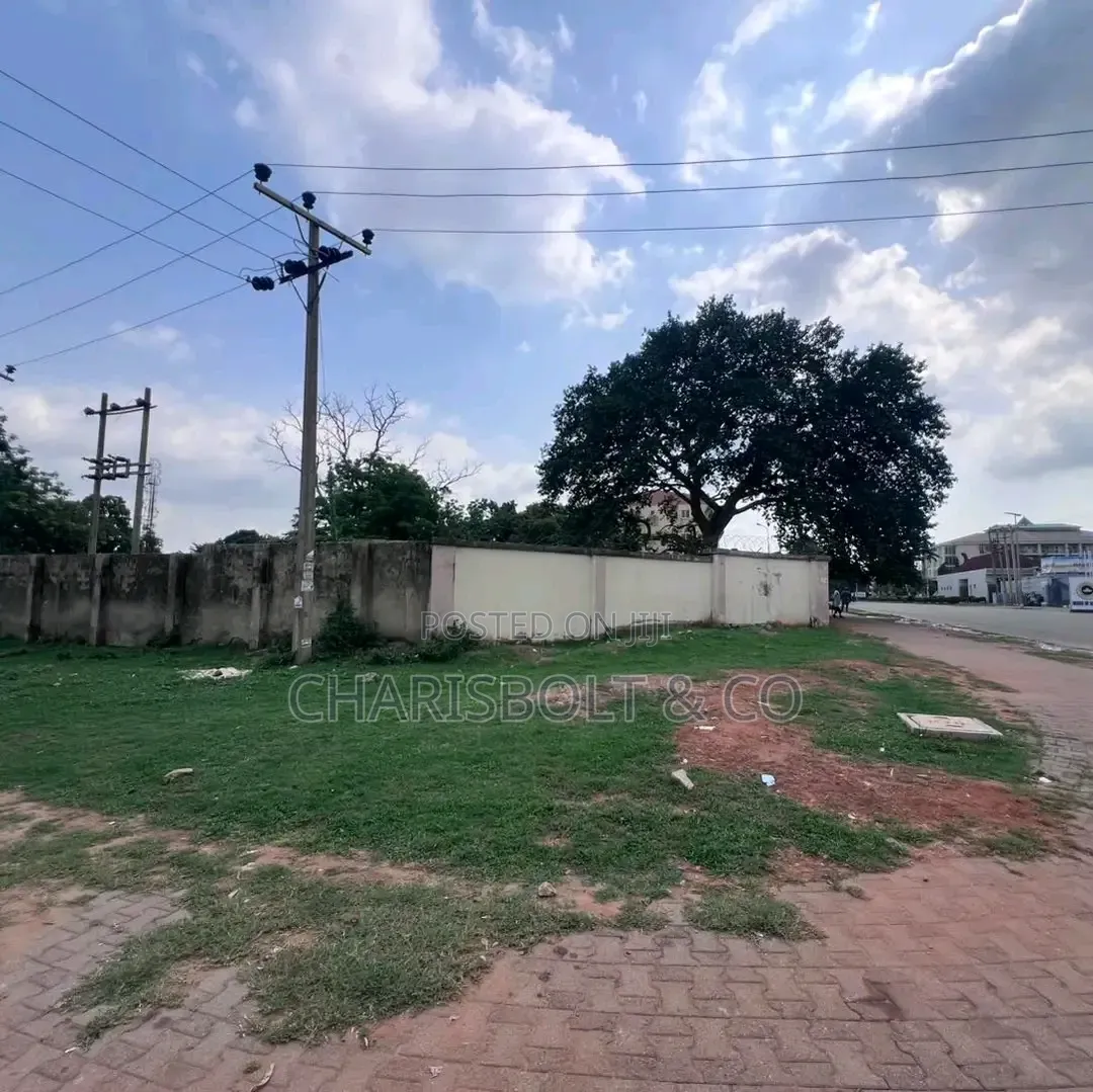 1.4 Hectares Jabi Cofo Tarred Road