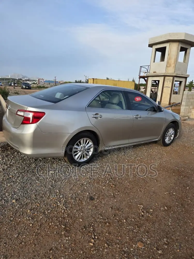 Toyota Camry 2014 Gold