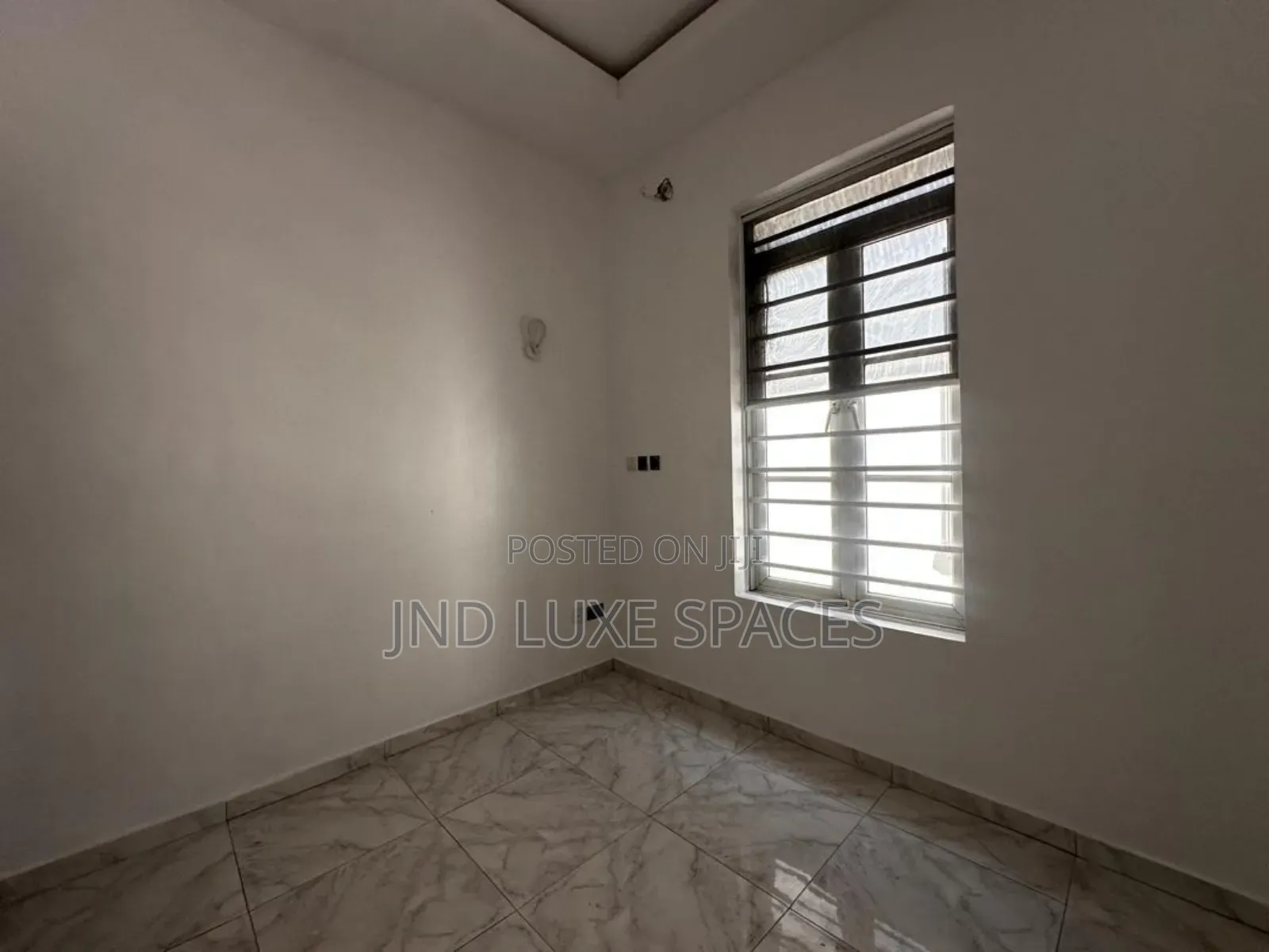 4bdrm Duplex in Chevron for rent