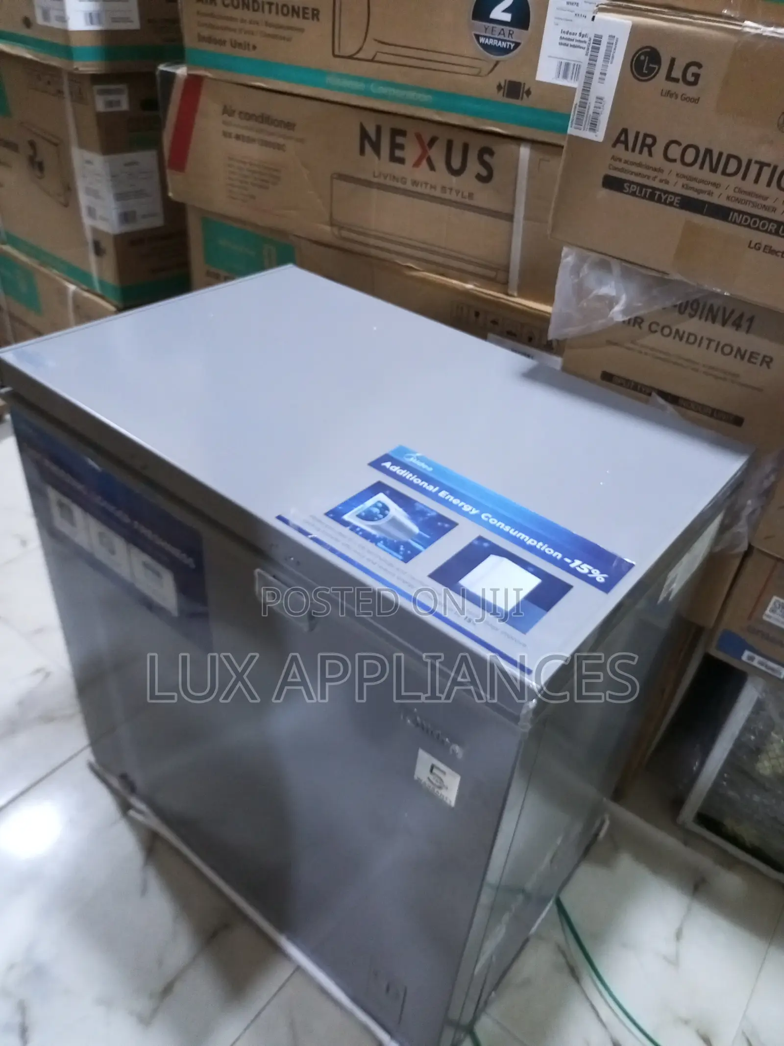 Midea 197l Chest Freezer With Lock and Key