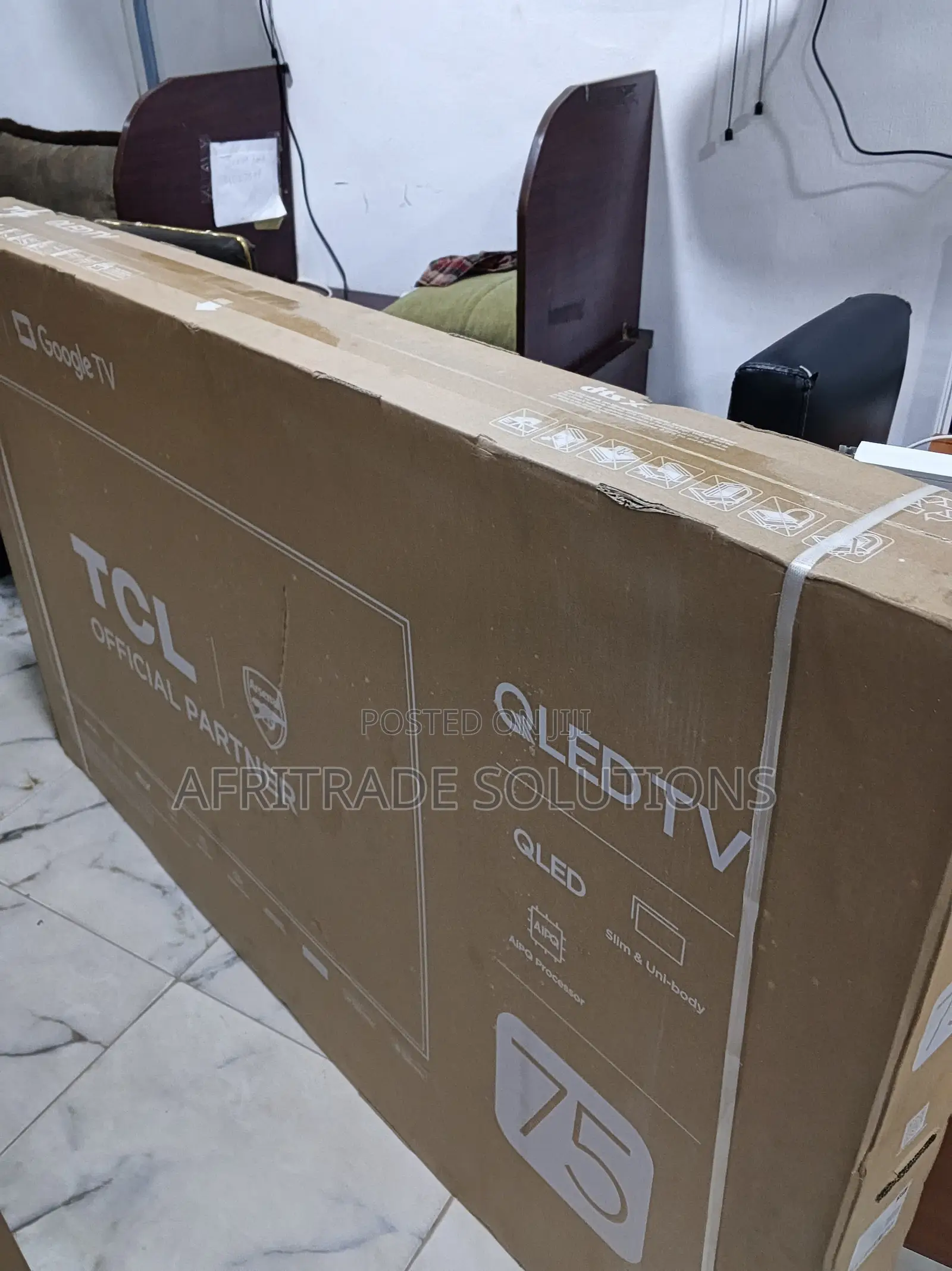 TCL Family Hub 75 Qled