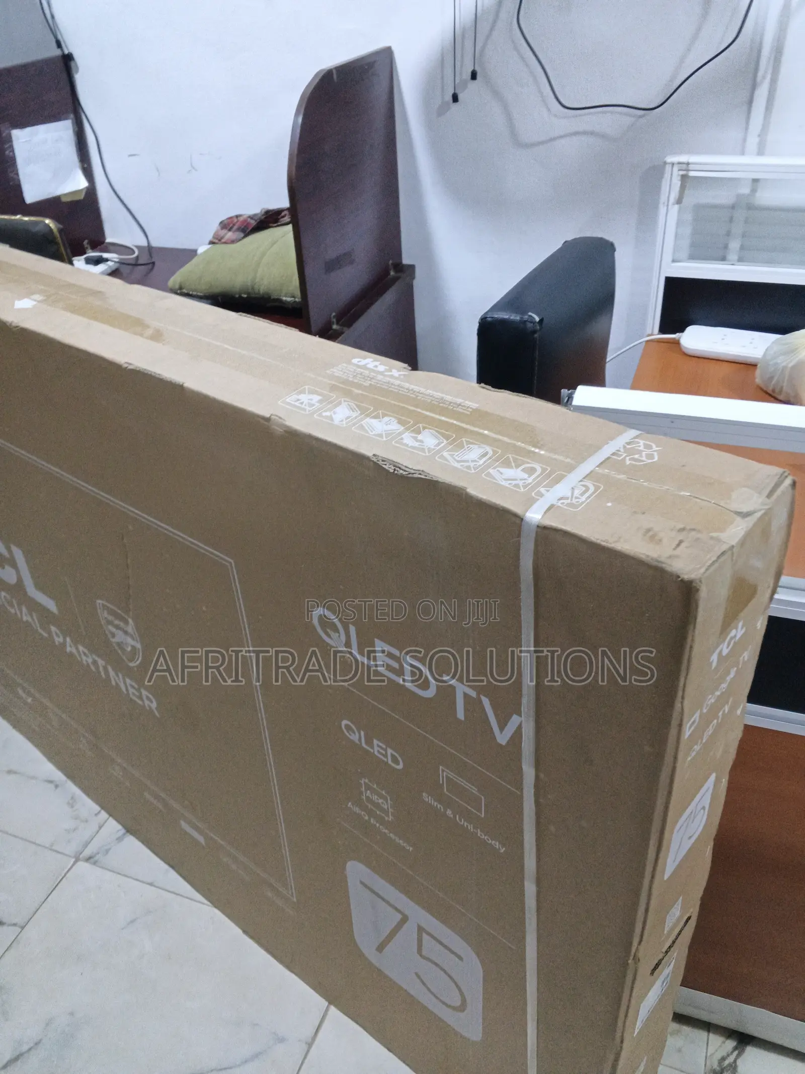 TCL Family Hub 75 Qled