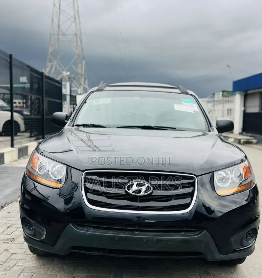 Hyundai Santa Fe 2011 Black