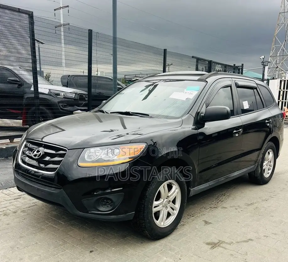 Hyundai Santa Fe 2011 Black