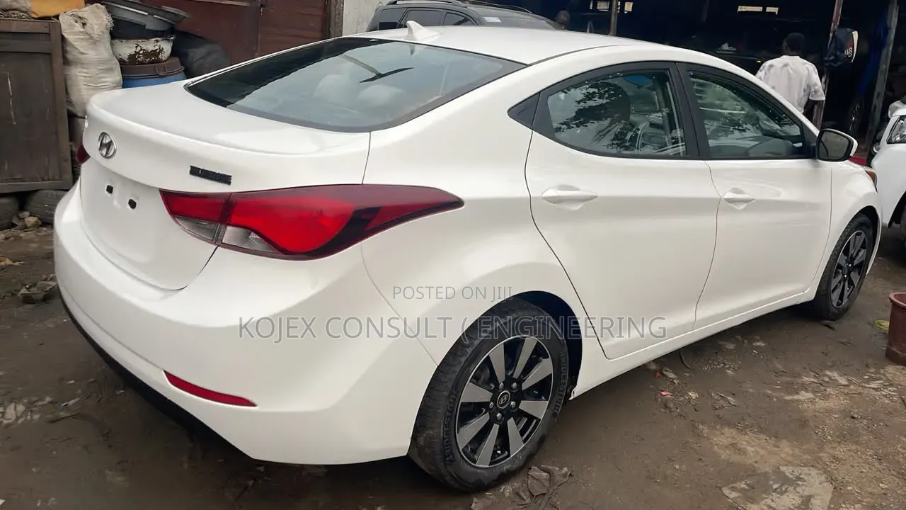 Hyundai Elantra 2014 White