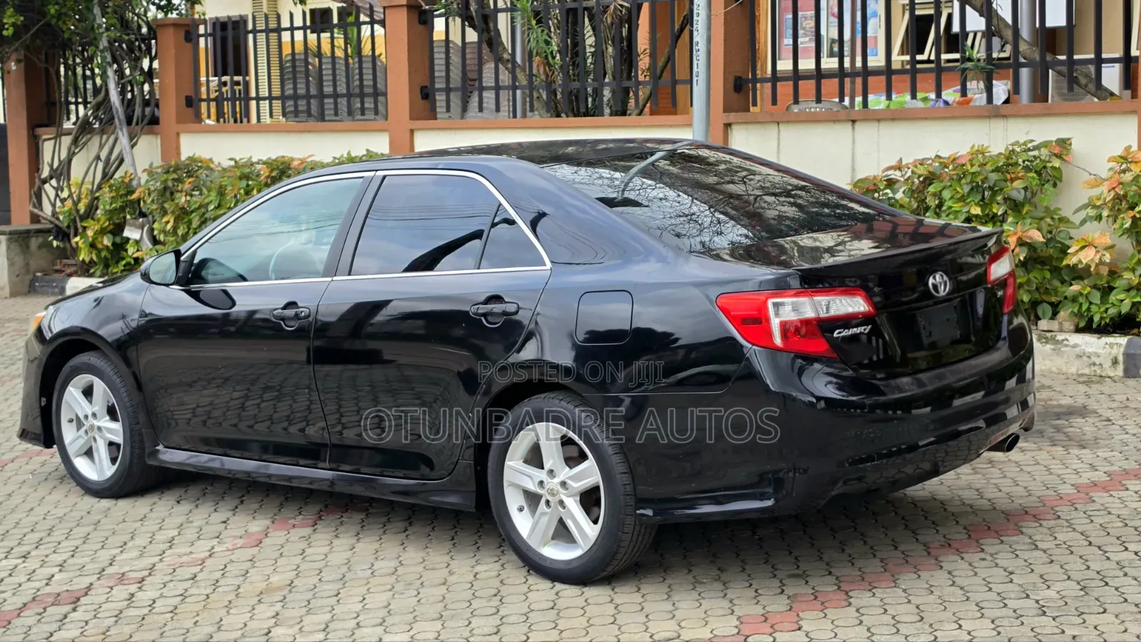 Toyota Camry SE 4dr Sedan (2.5L 4cyl 6A) 2013 Black