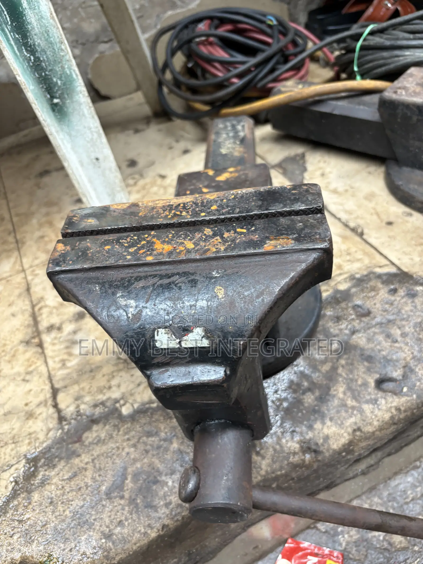 Beta 1599f Steel-Forged Bench Vise