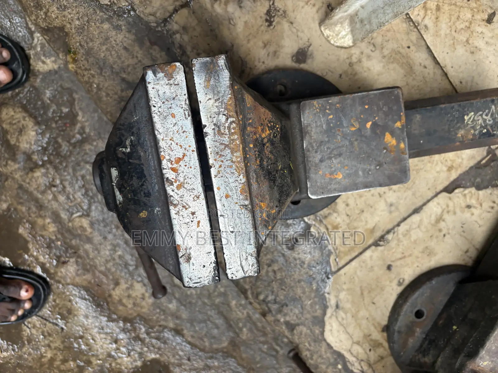 Beta 1599f Steel-Forged Bench Vise