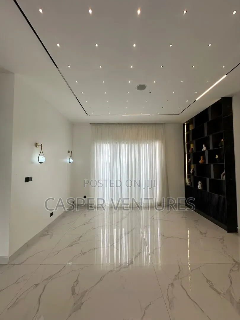 5bdrm Duplex in Freedom, Lekki Phase 1 for sale